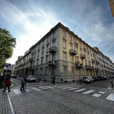 Elegante e accogliente appartamento a Torino Esterno foto