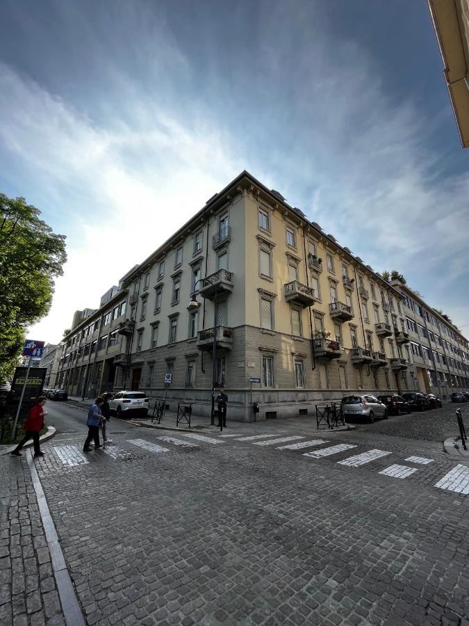 Elegante e accogliente appartamento a Torino Esterno foto